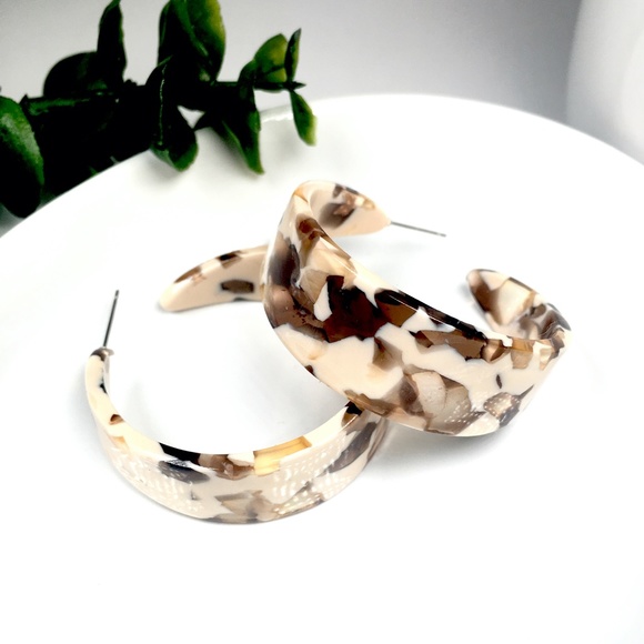 Jewelry - Chic Acrylic Resin Hoop Earrings